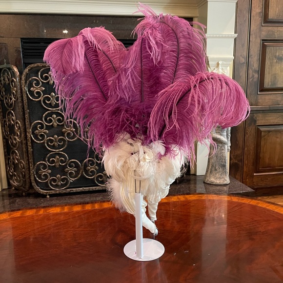 Mardi Gras Doll - Picture 3 of 10